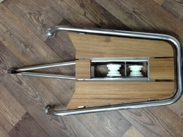 Bugspriet für Motor-und Segelboote mit Bugrolle und Wippe für den Anker